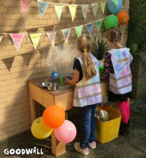 Nieuwe zand-watertafel voor kinderen van Entrea de Boemerang in Nijmegen - Goodwill Day